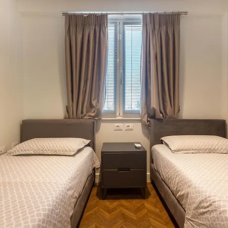 Center Fame House 公寓 地拉那