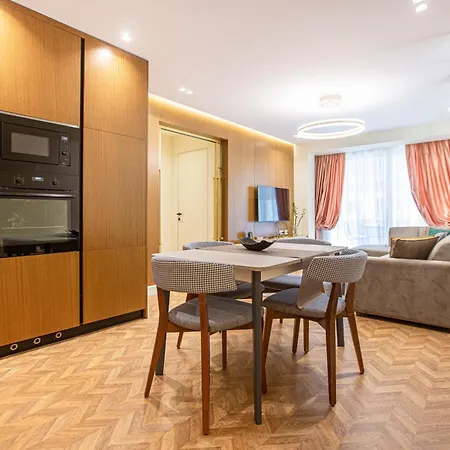 Center Fame House Apartman
